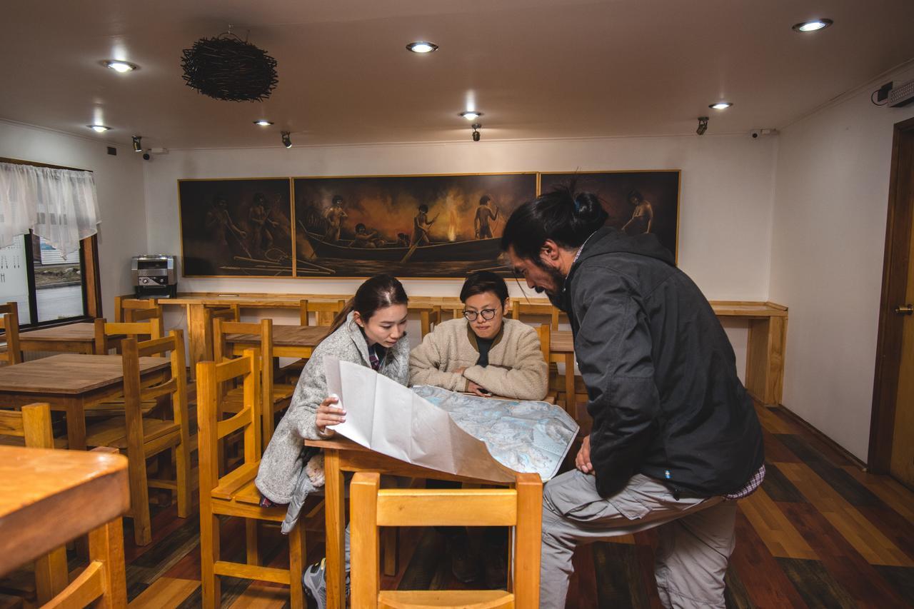 Hotel Hallef Puerto Natales Bagian luar foto